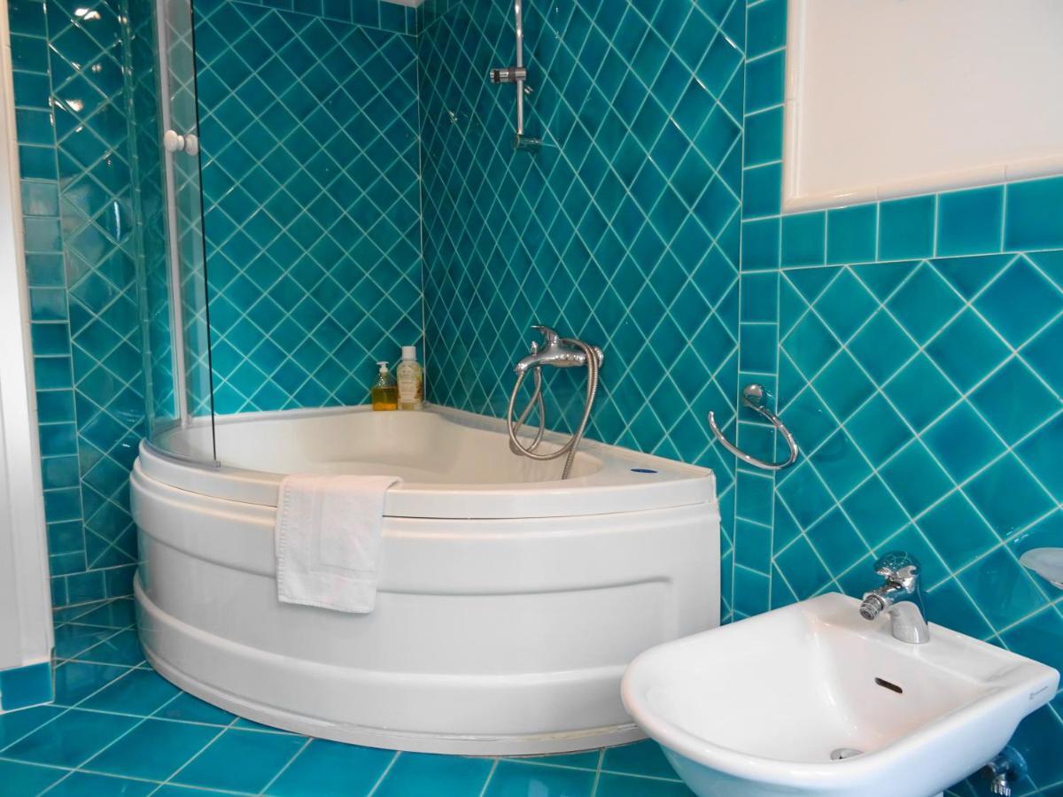 Mezzocannone Holiday House Nápoly Kültér fotó
